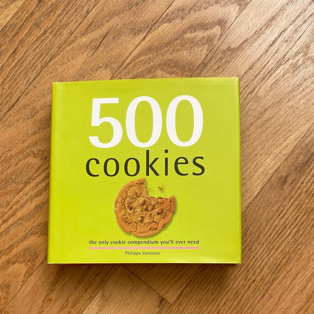 500 Cookies Cookbook 🍪 in EUC!